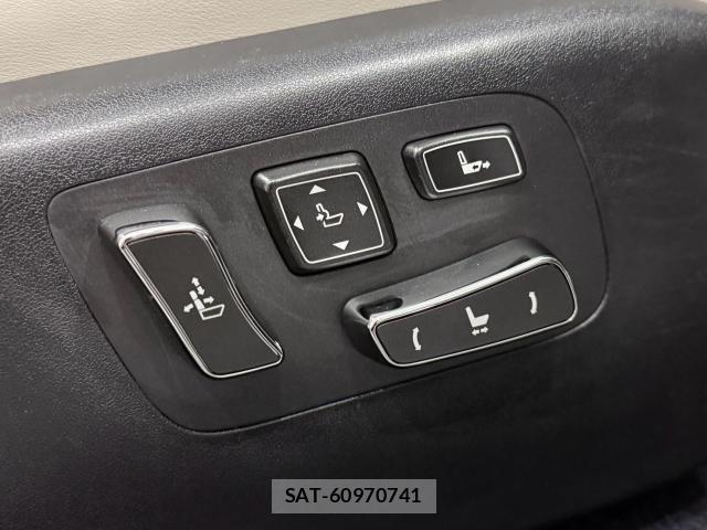 Lexus LS 2017-02 8650149-12