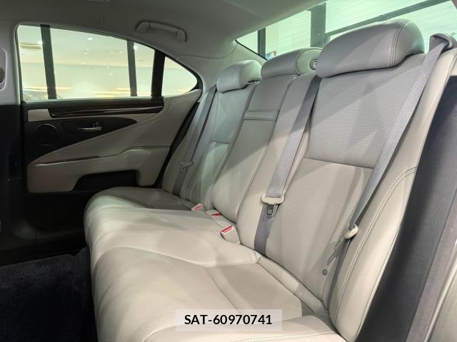 Lexus LS 2017-02 8650149-15