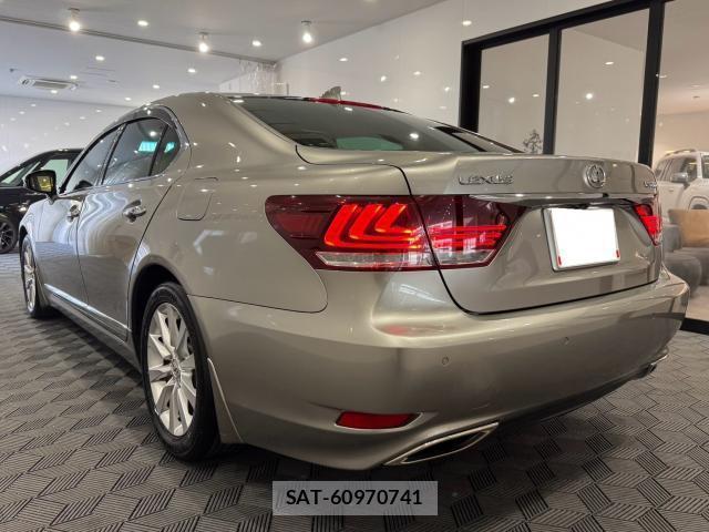 Lexus LS 2017-02 8650149-17