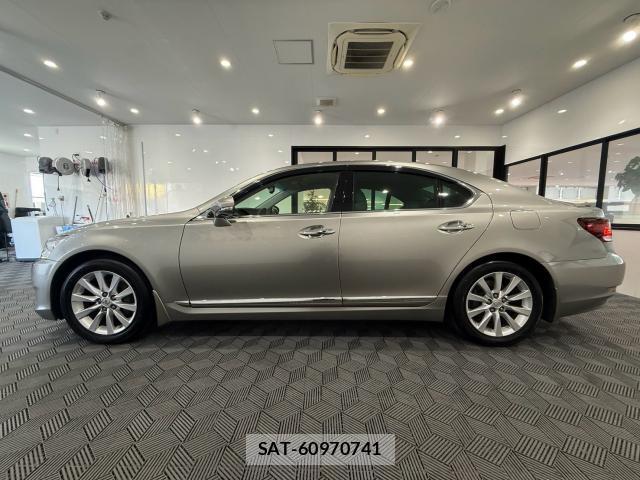 Lexus LS 2017-02 8650149-18