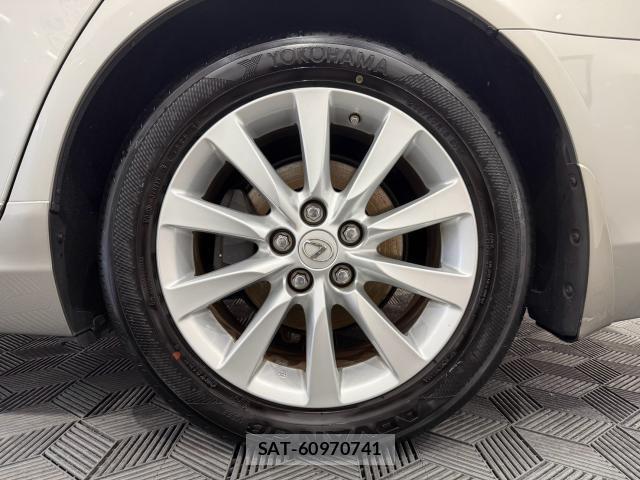 Lexus LS 2017-02 8650149-19