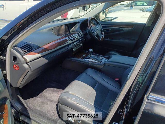 Lexus LS 2015-06 8652469-2
