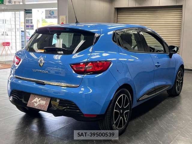 Renault LUTECIA 2016-01 8653924-15