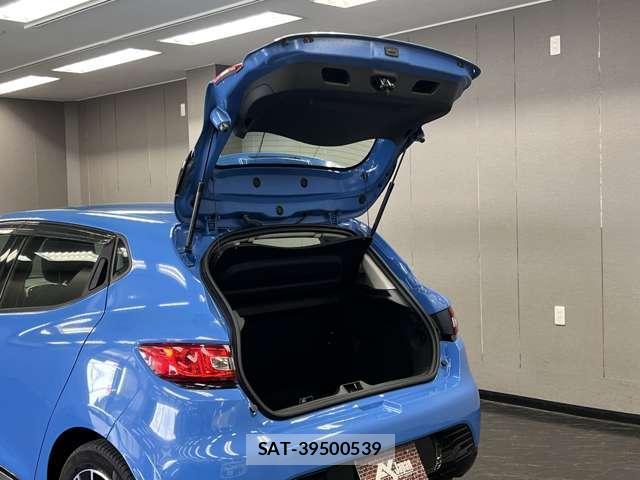 Renault LUTECIA 2016-01 8653924-17