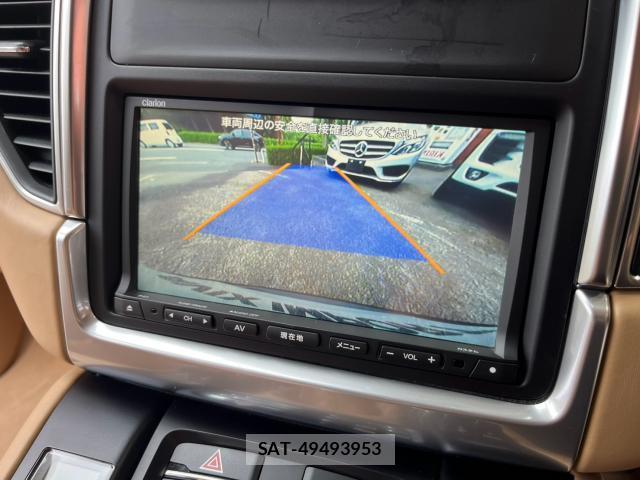 Porsche MACAN 2016-01 8646977-10