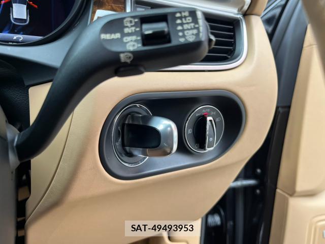 Porsche MACAN 2016-01 8646977-11