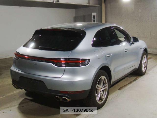 Porsche MACAN 2019-09 8647035-1