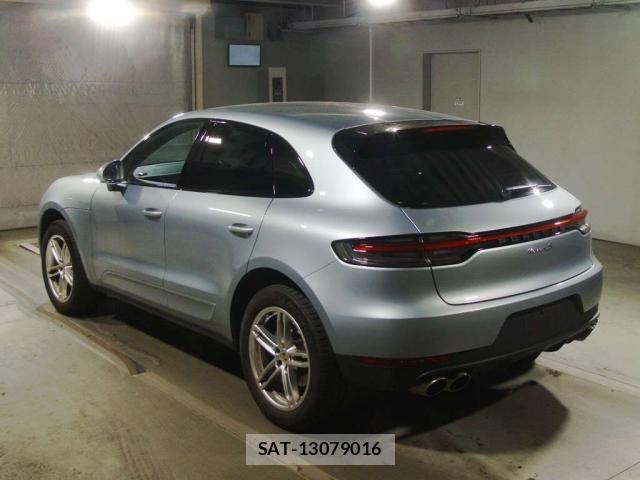 Porsche MACAN 2019-09 8647035-6