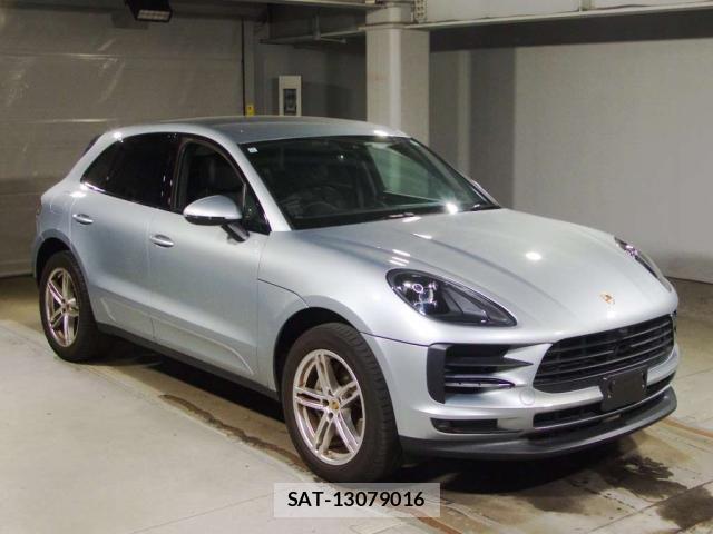Porsche MACAN 2019-09 8647035-7