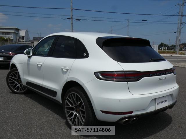 Porsche MACAN 2020-07 8648730-4