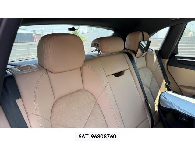Porsche MACAN 2021 8649708-6
