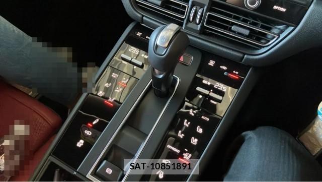 Porsche MACAN 2025-08 8651279-14