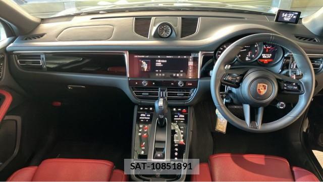 Porsche MACAN 2025-08 8651279-2