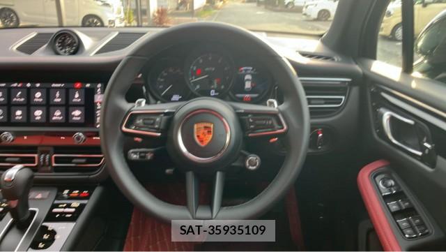 Porsche MACAN 2026-04 8651374-16