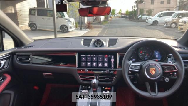 Porsche MACAN 2026-04 8651374-2
