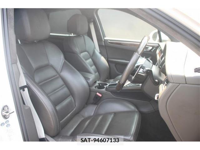 Porsche MACAN 2014-12 8651911-13