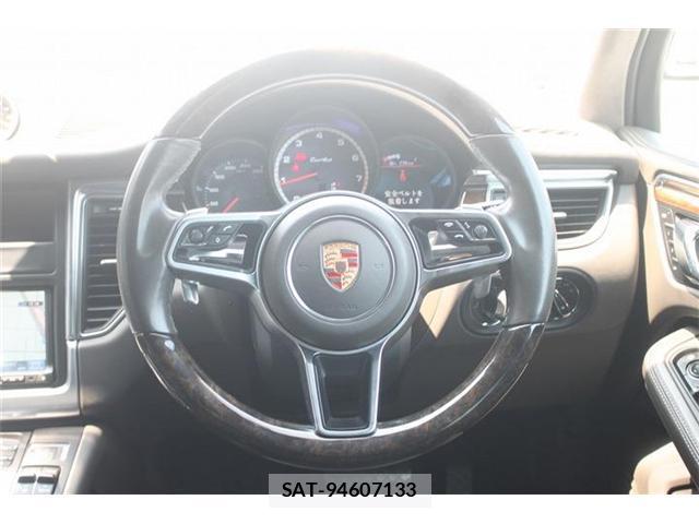 Porsche MACAN 2014-12 8651911-15