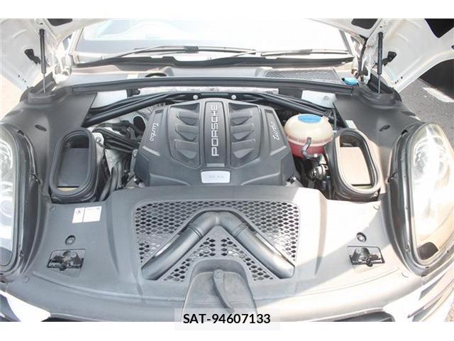 Porsche MACAN 2014-12 8651911-17