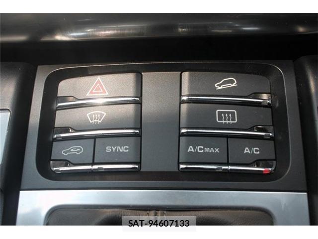Porsche MACAN 2014-12 8651911-3