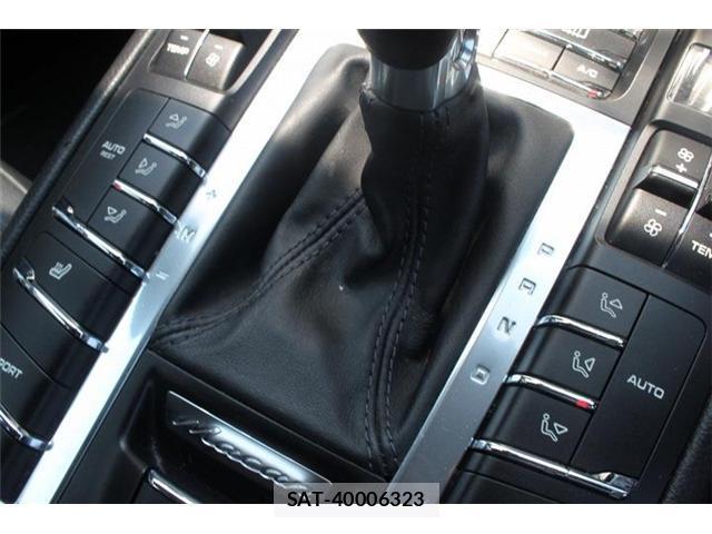 Porsche MACAN 2014-12 8651912-3
