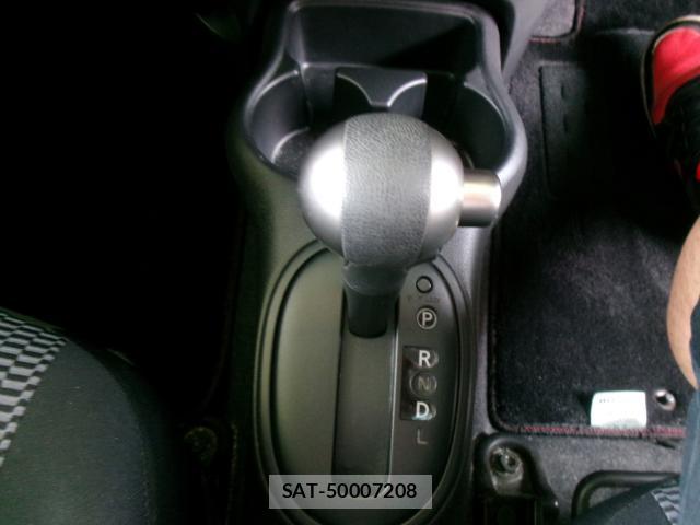 Nissan MARCH 2018-01 8646734-8