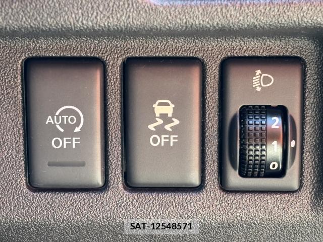 Nissan MARCH 2017-06 8649470-9