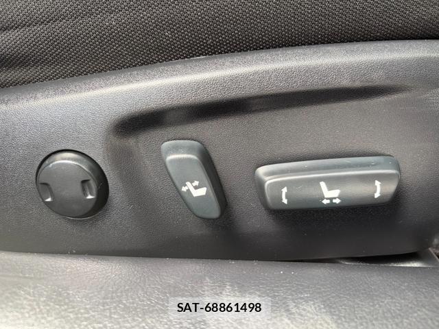 Toyota MARK X 2012-02 8647470-12