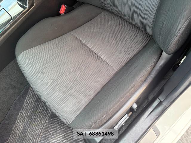 Toyota MARK X 2012-02 8647470-15