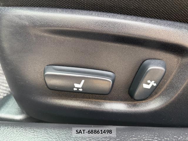 Toyota MARK X 2012-02 8647470-16