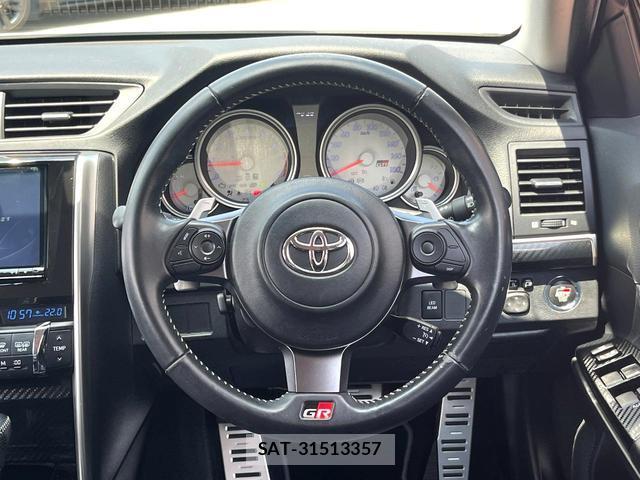 Toyota MARK X 2017-11 8648324-10