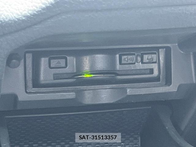 Toyota MARK X 2017-11 8648324-4