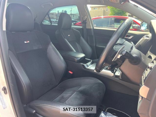 Toyota MARK X 2017-11 8648324-7