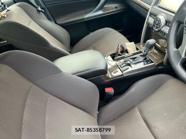 Toyota MARK X 2015-11 8648432-10