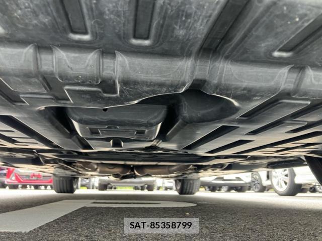 Toyota MARK X 2015-11 8648432-13