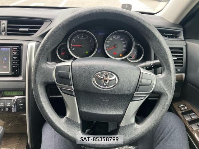 Toyota MARK X 2015-11 8648432-14