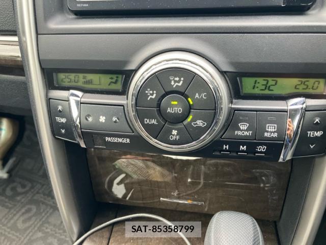 Toyota MARK X 2015-11 8648432-18