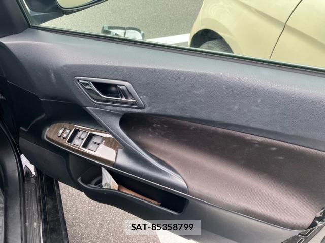 Toyota MARK X 2015-11 8648432-7