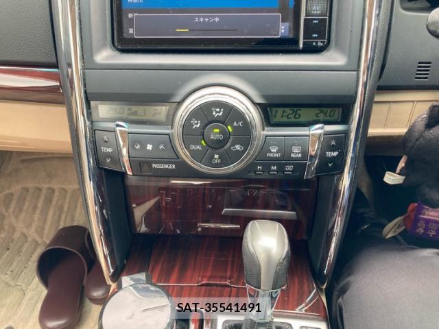 Toyota MARK X 2009-12 8648508-17