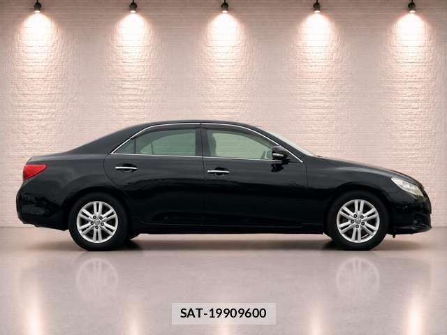 Toyota MARK X 2012-01 8652367-1
