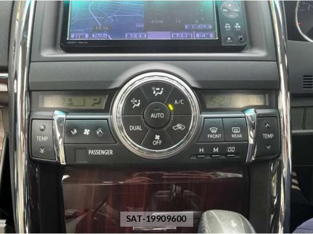 Toyota MARK X 2012-01 8652367-16