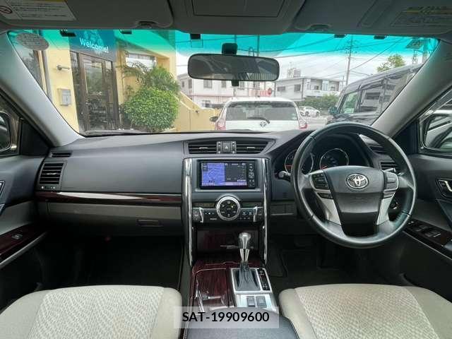 Toyota MARK X 2012-01 8652367-4