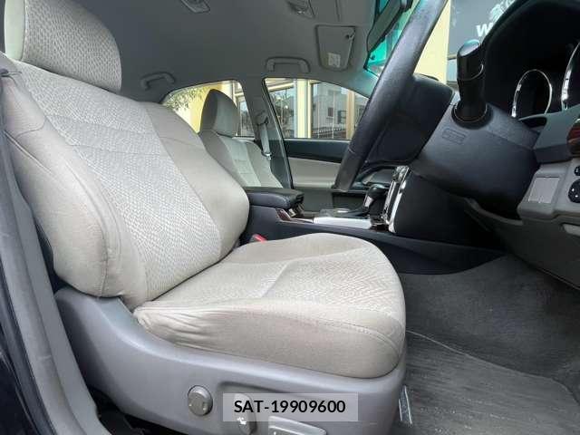Toyota MARK X 2012-01 8652367-5