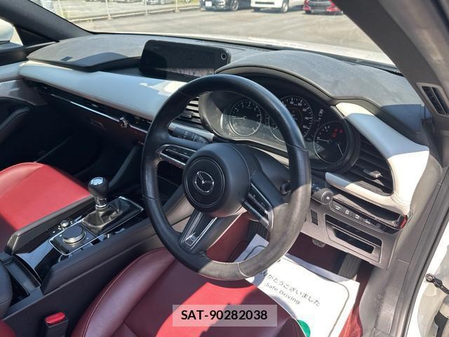 Mazda MAZDA3 2021-03 8649919-12
