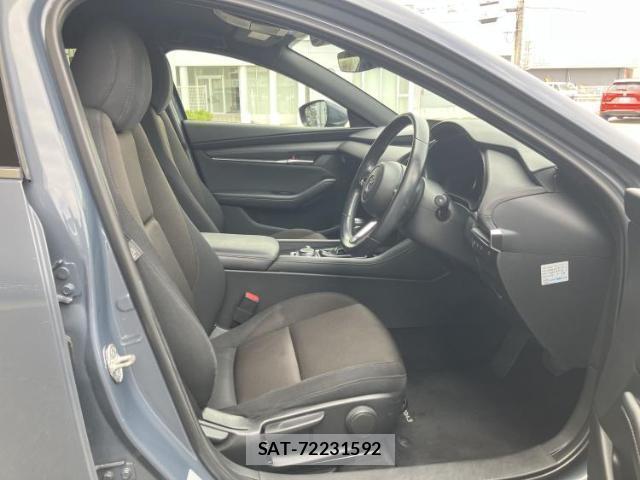 Mazda MAZDA3 2019-11 8653755-3
