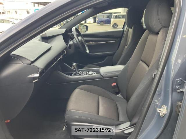 Mazda MAZDA3 2019-11 8653755-5