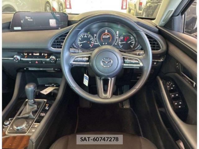 Mazda MAZDA3 2022-02 8650569-2