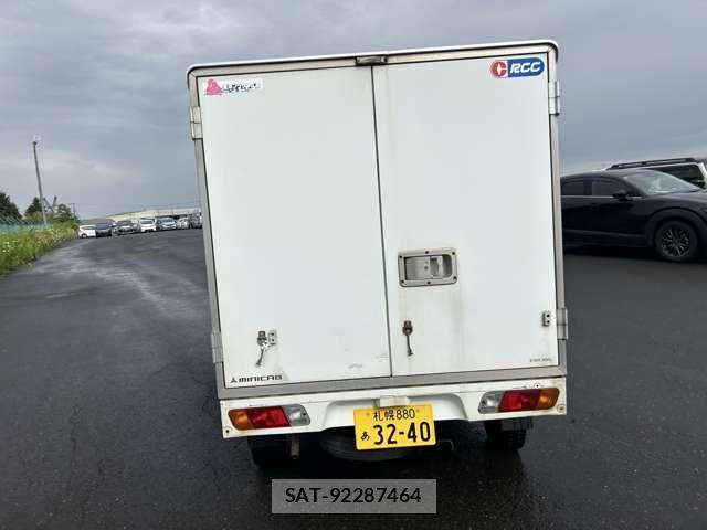 Mitsubishi MINICAB TRUCK 2010-11 8651763-9