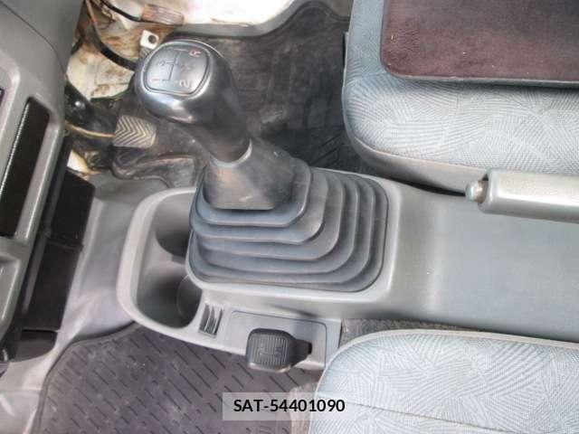 Mitsubishi MINICAB TRUCK 2009-12 8652140-13