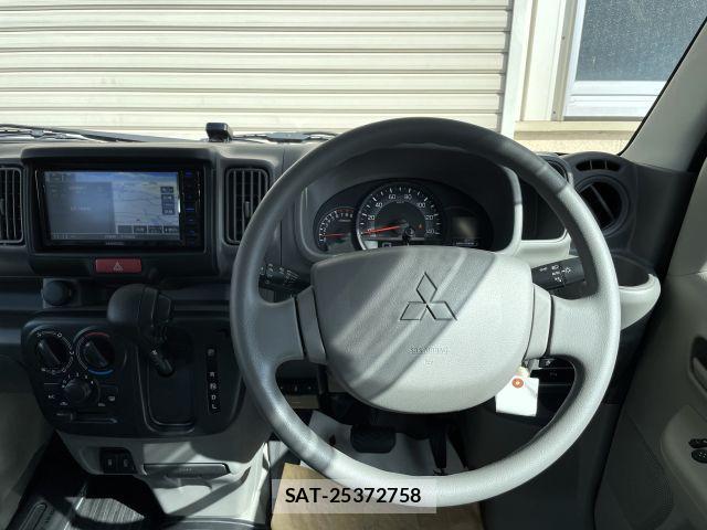 Mitsubishi MINICAB VAN 2024-08 8647142-3