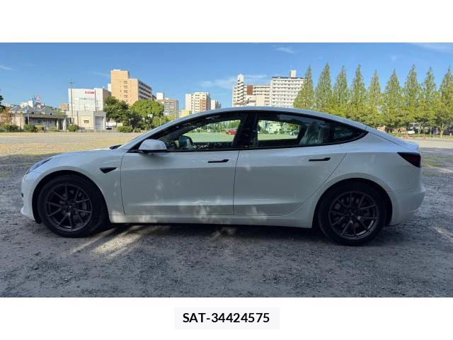 Tesla MODEL 3 2020-12 8649653-16